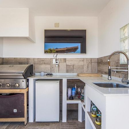 Amazing Home In Ador With Kitchenette Buitenkant foto