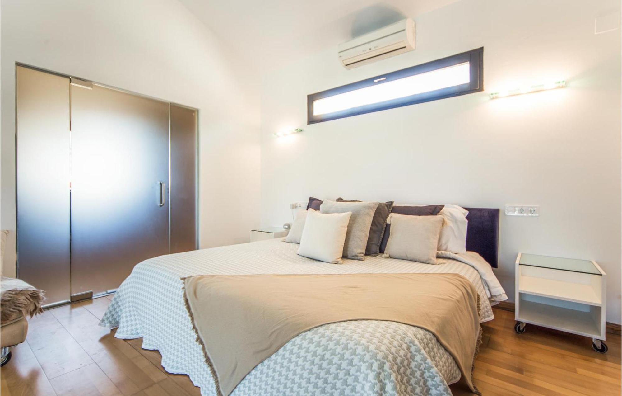 Amazing Home In Ador With Kitchenette Buitenkant foto