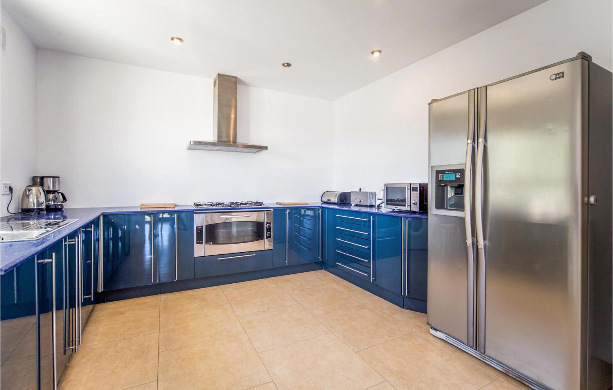 Amazing Home In Ador With Kitchenette Buitenkant foto